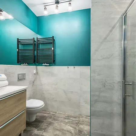 Quattro Colori By Northside Daire *